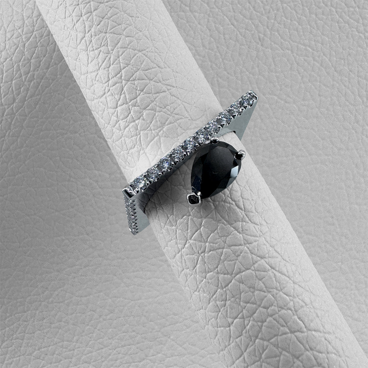 Crazy Square Pear Black Diamond
